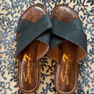 Seven7 women’s sandals size 8
